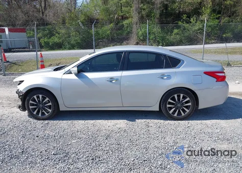 2017 Nissan Altima 2.5 Sv z USA, uszkodzony, nr VIN 1N4AL3AP7HC155010